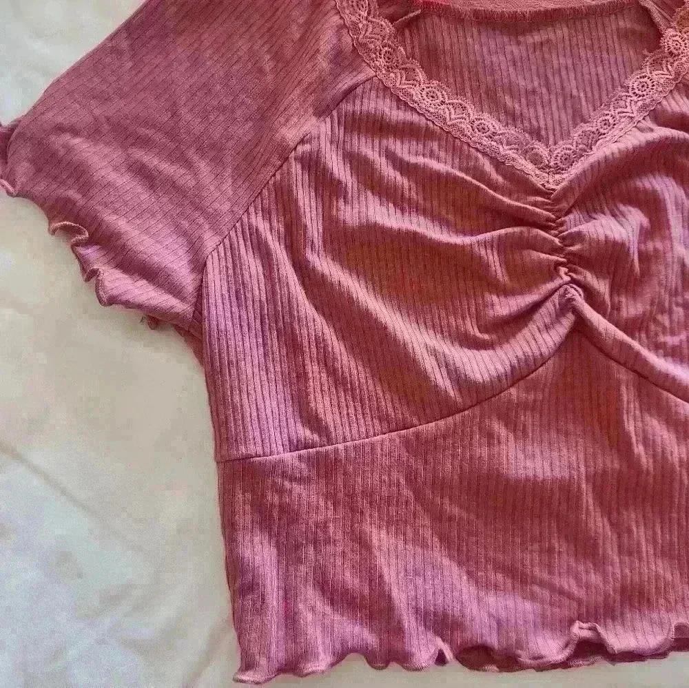 Shein outfit! 1 pair of shorts with 2 tops. Women's 1x - Picture 4 of 16
